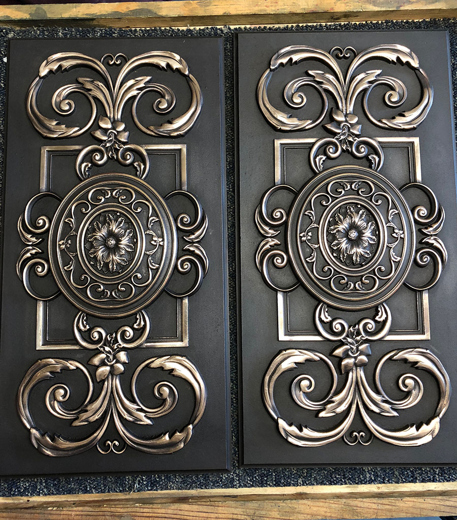 bas relief decor acanthe porte bronze patine poli