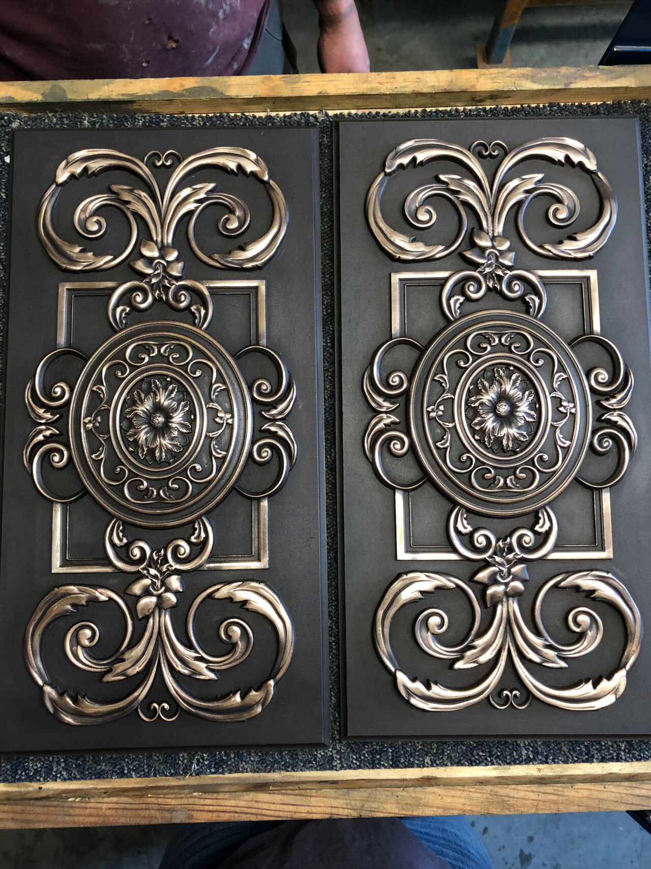 decor bas relief patine bronze
