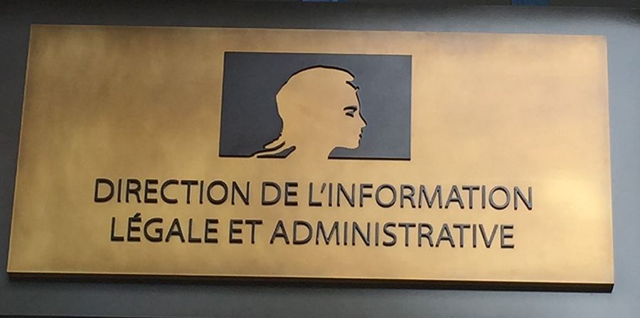 plaque signaletique decoupe laiton patine direction de information legale adiminstrative