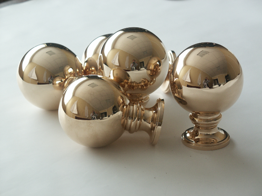 fonderie art macheret bronze decoratif depart de rampe boule