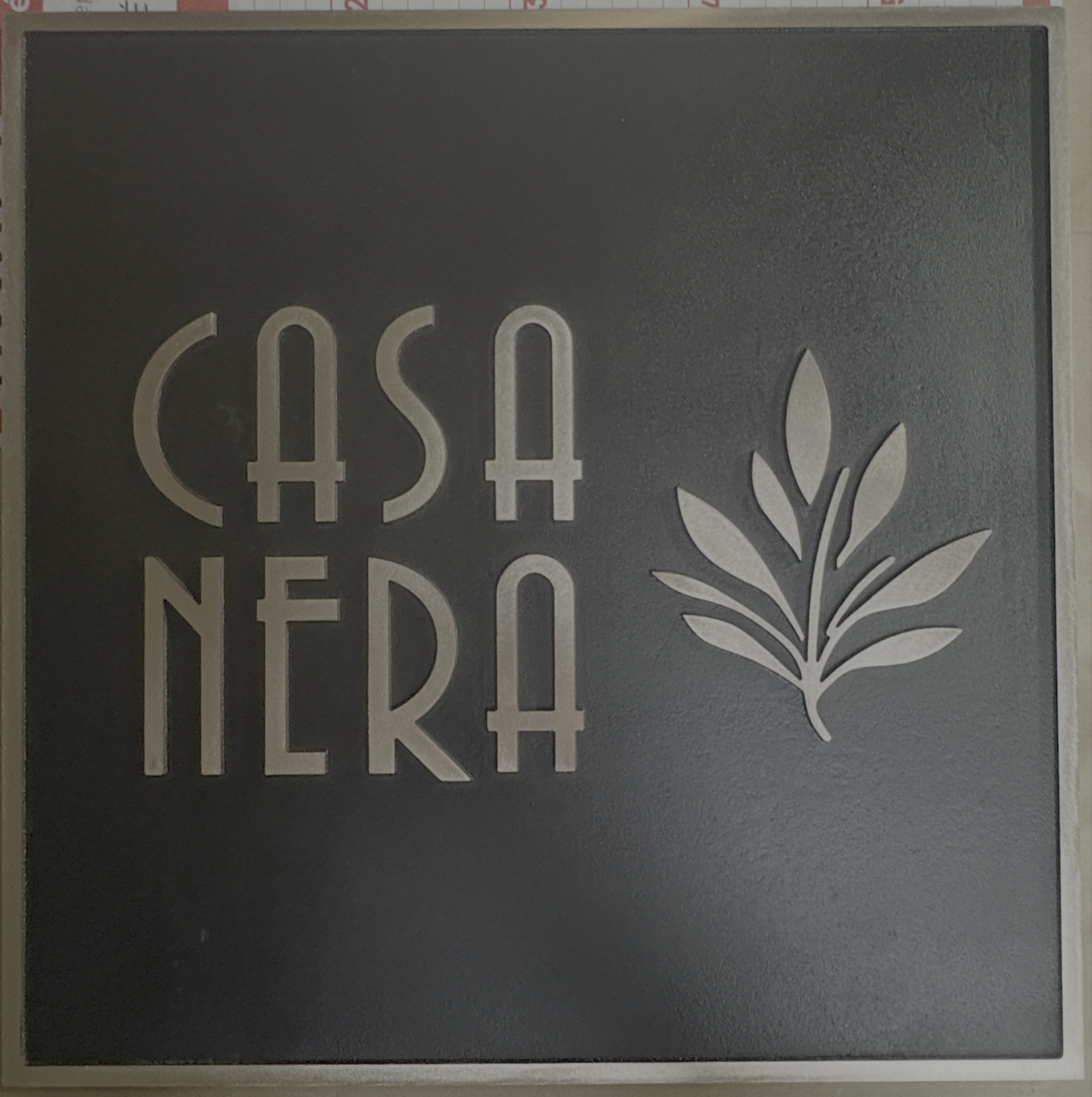plaque bronze casa nera patine noire lettre satin Copie