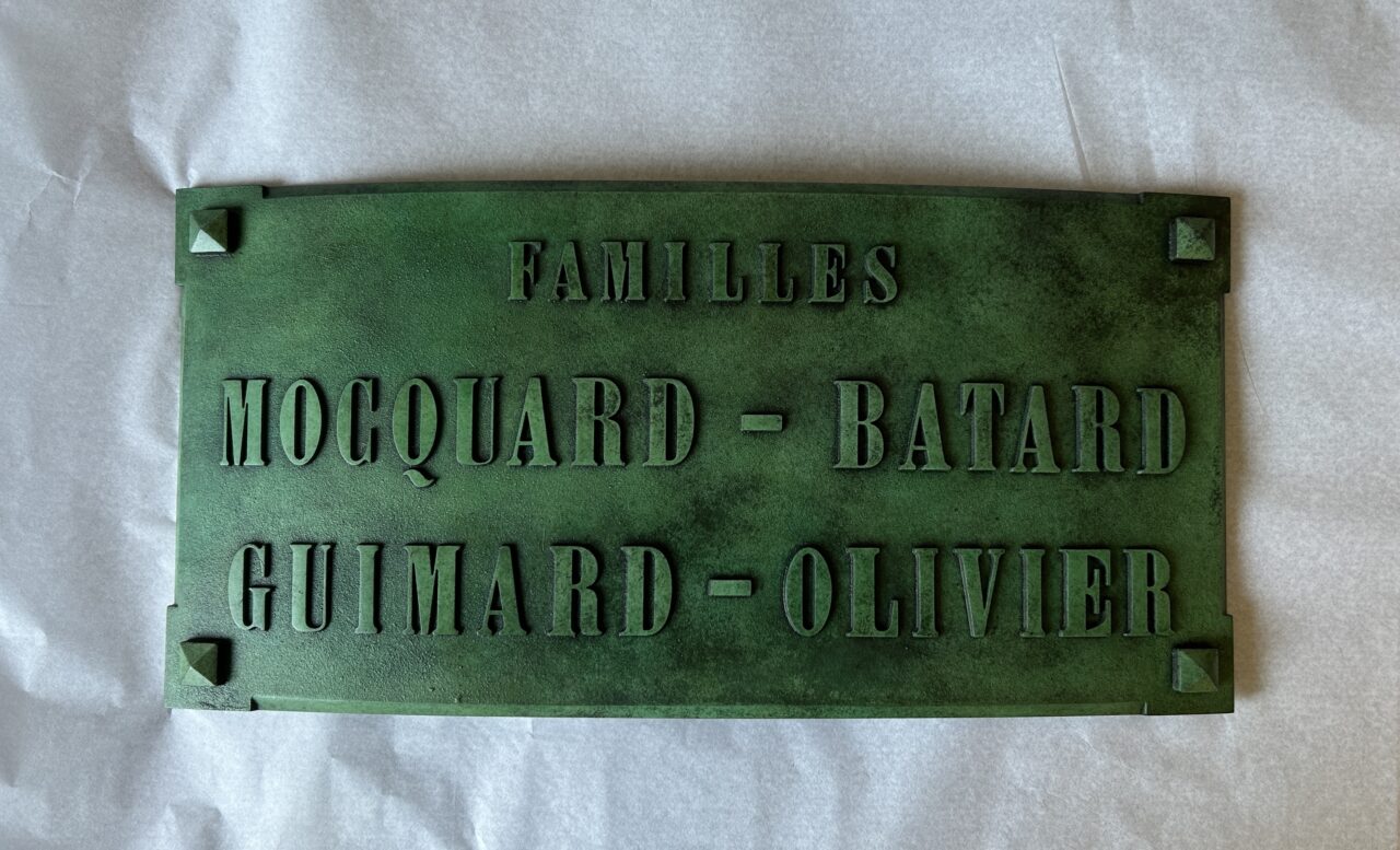 Plaque bronze funeraire patine vert antique